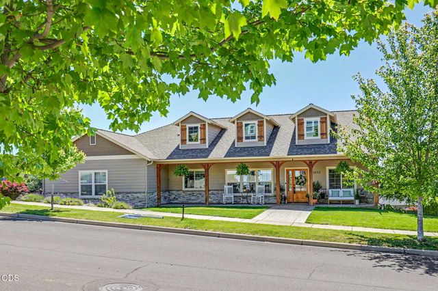 4432 Vista Pointe Drive, Medford, OR 97504