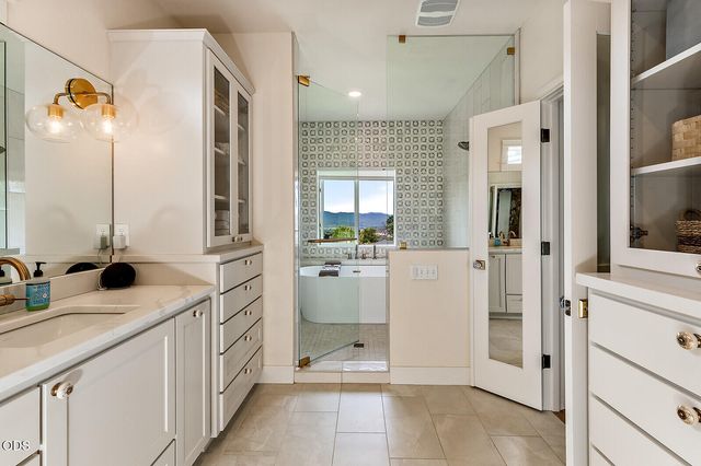 4432 Vista Pointe Drive, Medford, OR 97504