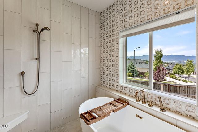 4432 Vista Pointe Drive, Medford, OR 97504