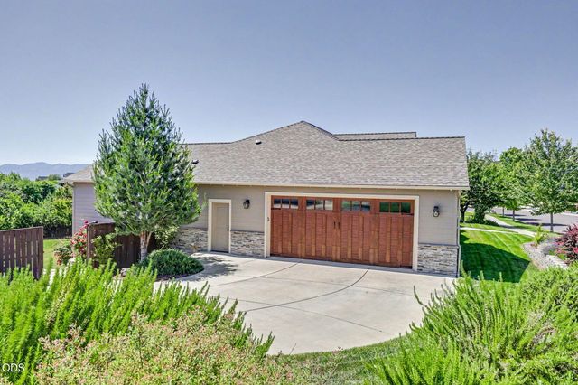 4432 Vista Pointe Drive, Medford, OR 97504