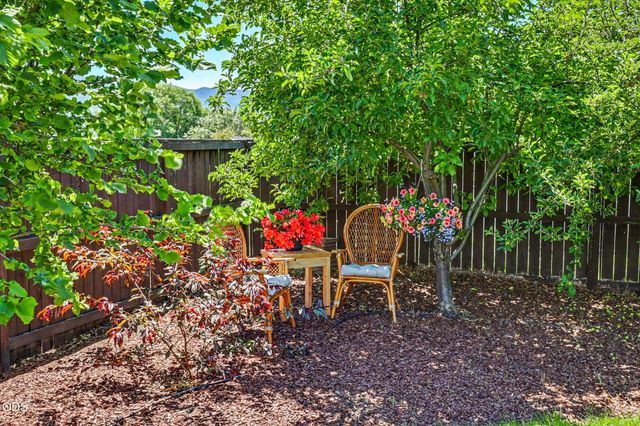 4432 Vista Pointe Drive, Medford, OR 97504