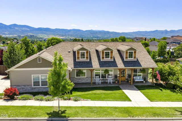 4432 Vista Pointe Drive, Medford, OR 97504