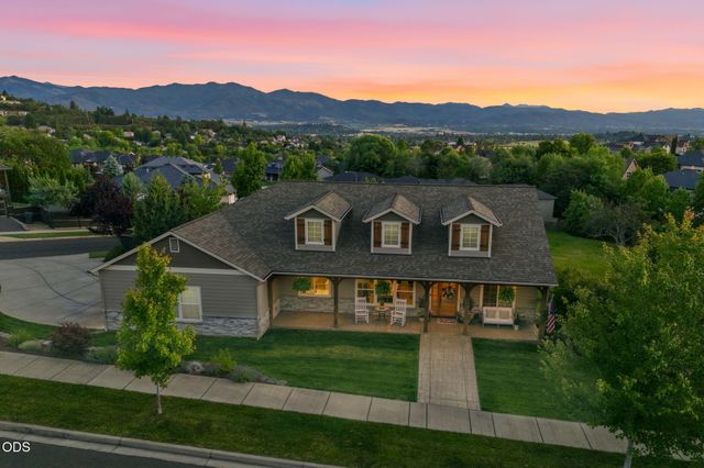 4432 Vista Pointe Drive, Medford, OR 97504