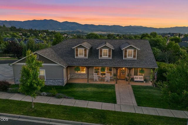 4432 Vista Pointe Drive, Medford, OR 97504