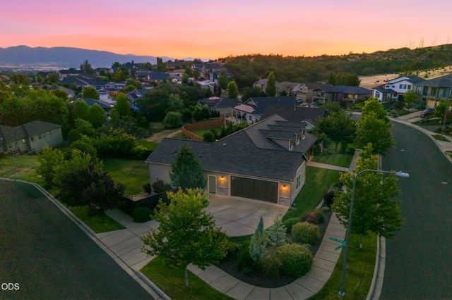 4432 Vista Pointe Drive, Medford, OR 97504