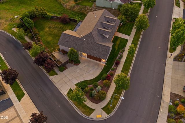 4432 Vista Pointe Drive, Medford, OR 97504