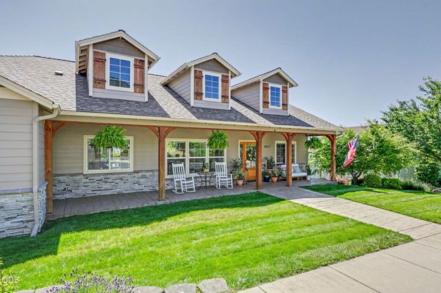 4432 Vista Pointe Drive, Medford, OR 97504
