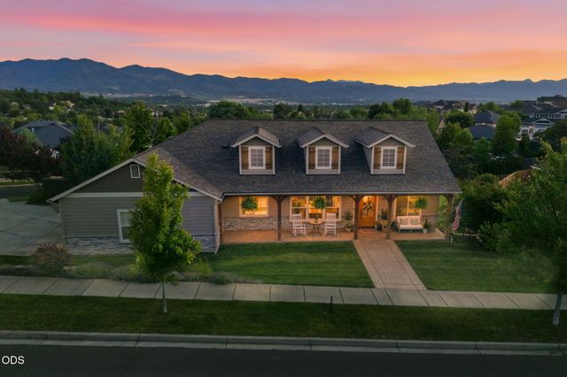 4432 Vista Pointe Drive, Medford, OR 97504