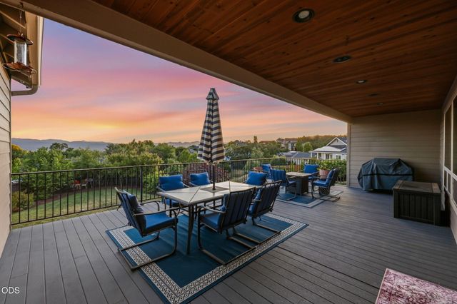 4432 Vista Pointe Drive, Medford, OR 97504