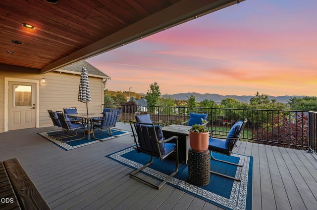 4432 Vista Pointe Drive, Medford, OR 97504