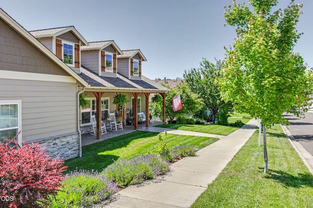 4432 Vista Pointe Drive, Medford, OR 97504