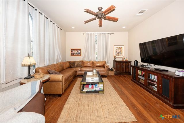 1202 Pecan Street, Bastrop, TX 78602
