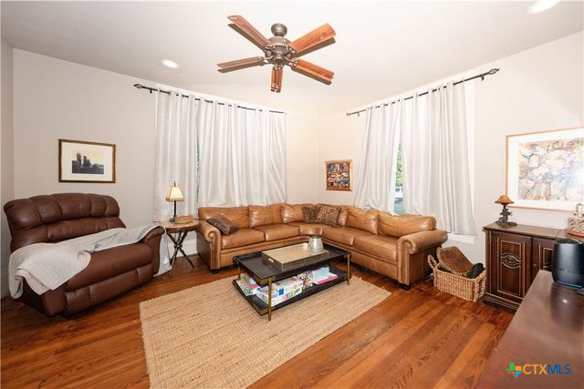 1202 Pecan Street, Bastrop, TX 78602
