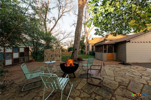 1202 Pecan Street, Bastrop, TX 78602