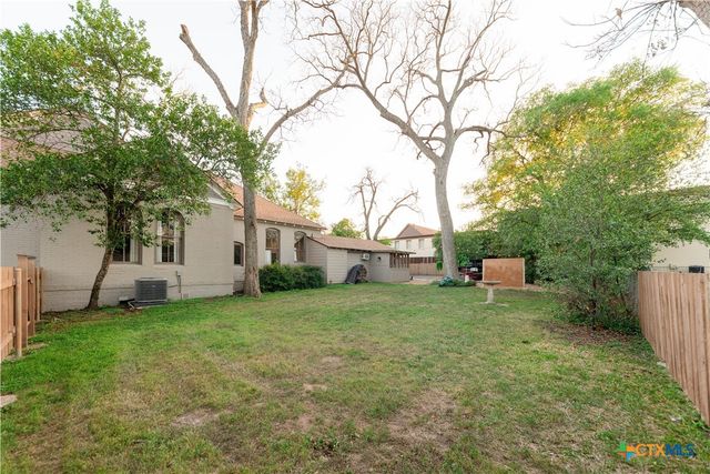 1202 Pecan Street, Bastrop, TX 78602