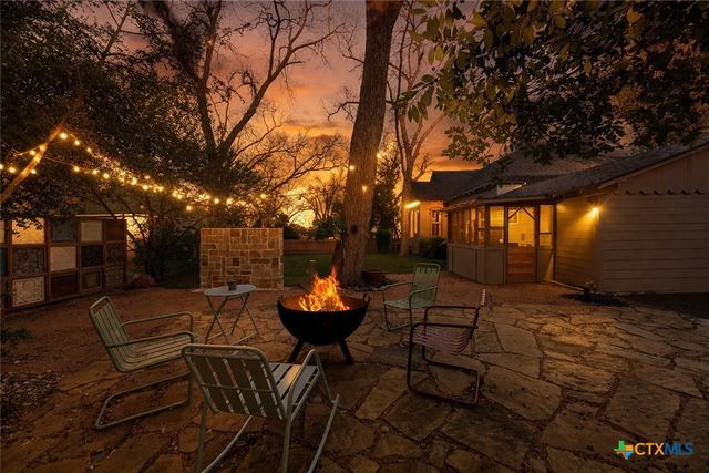1202 Pecan Street, Bastrop, TX 78602