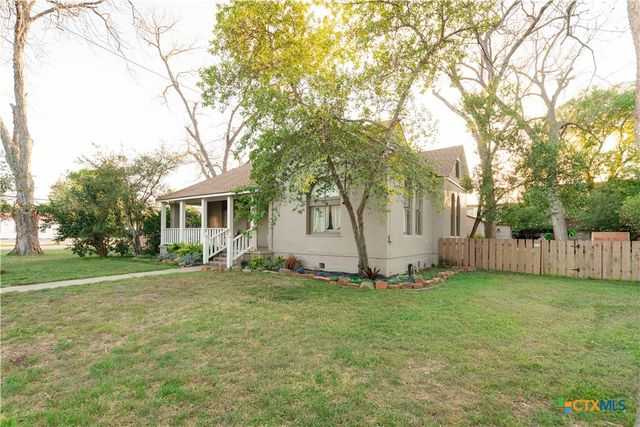 1202 Pecan Street, Bastrop, TX 78602