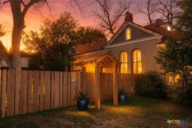 1202 Pecan Street, Bastrop, TX 78602