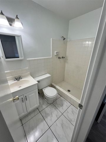 1401 NE 57th Place 9, Fort Lauderdale, FL 33334