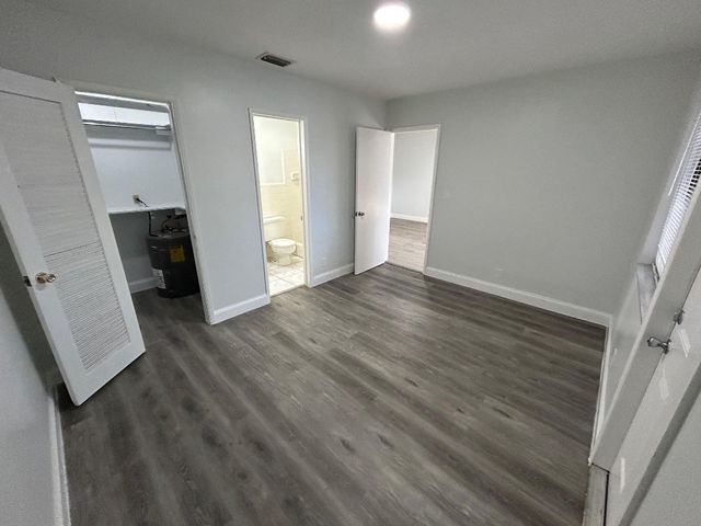 1401 NE 57th Place 9, Fort Lauderdale, FL 33334