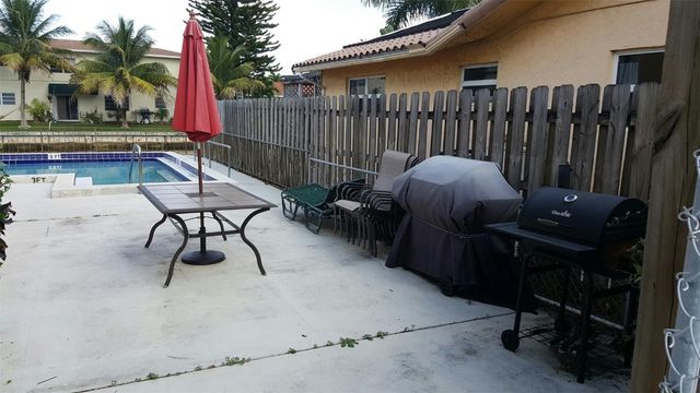1401 NE 57th Place 9, Fort Lauderdale, FL 33334