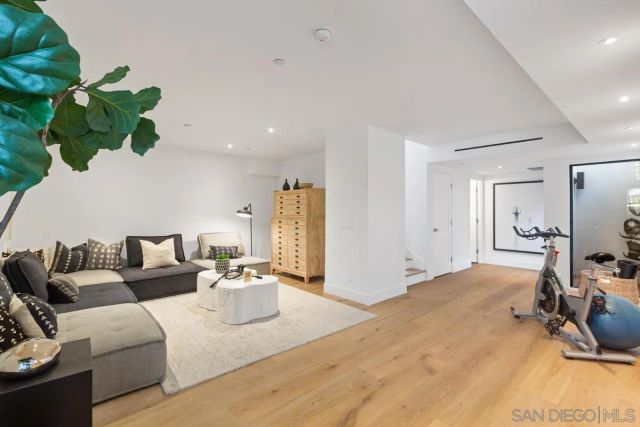 744 Bonair St, La Jolla, CA 92037