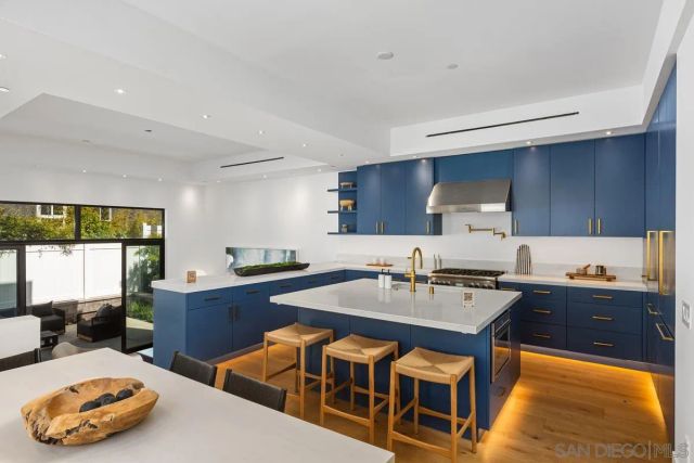 744 Bonair St, La Jolla, CA 92037