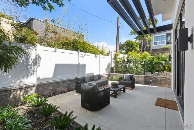 744 Bonair St, La Jolla, CA 92037