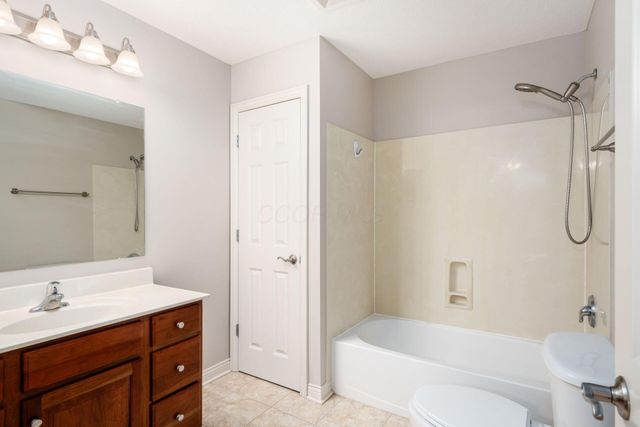 6775 Royal Plume Drive, Dublin, OH 43016