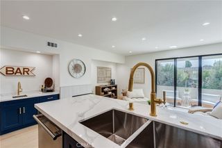 11919 Mayfield 2, Los Angeles, CA 90049