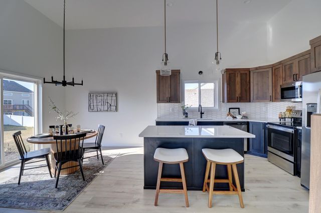 2517 36th Avenue S, Moorhead, MN 56560