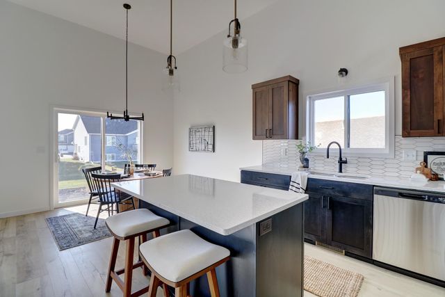 2517 36th Avenue S, Moorhead, MN 56560