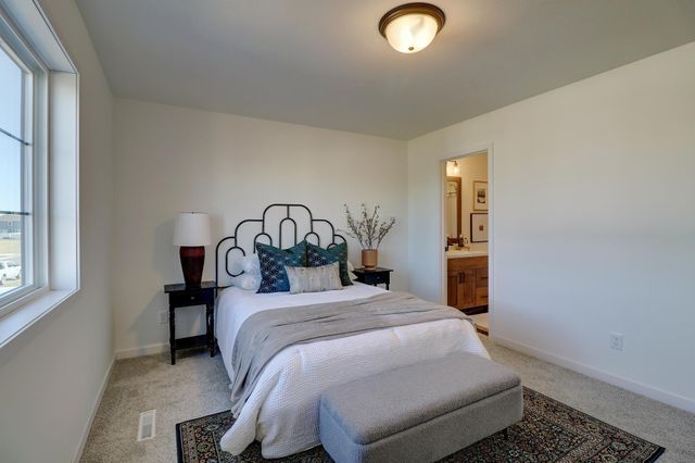 2517 36th Avenue S, Moorhead, MN 56560