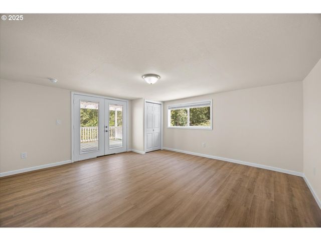 181 OAK HOLLOW Ln, Riddle, OR 97469