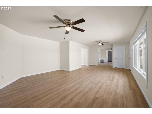 181 OAK HOLLOW Ln, Riddle, OR 97469