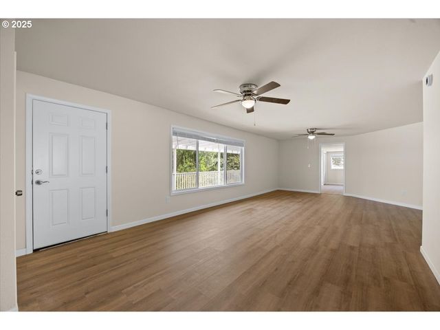 181 OAK HOLLOW Ln, Riddle, OR 97469