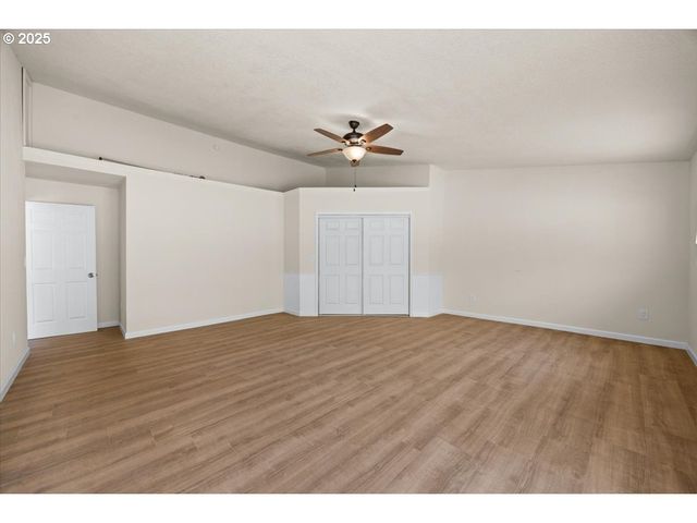 181 OAK HOLLOW Ln, Riddle, OR 97469