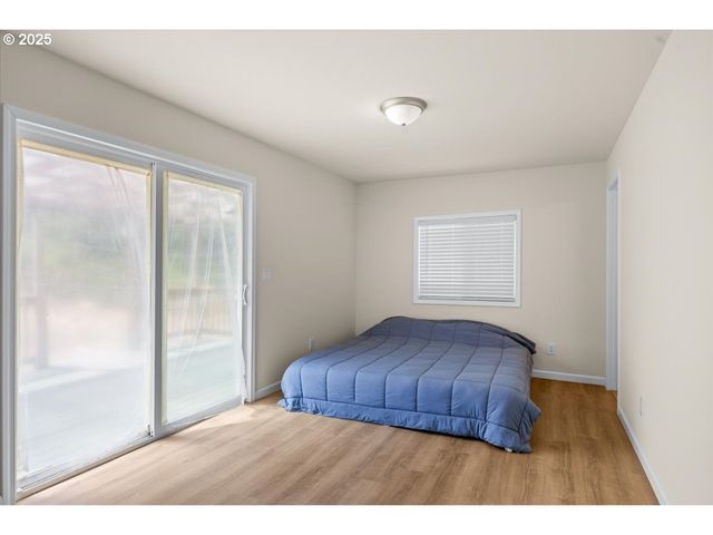 181 OAK HOLLOW Ln, Riddle, OR 97469