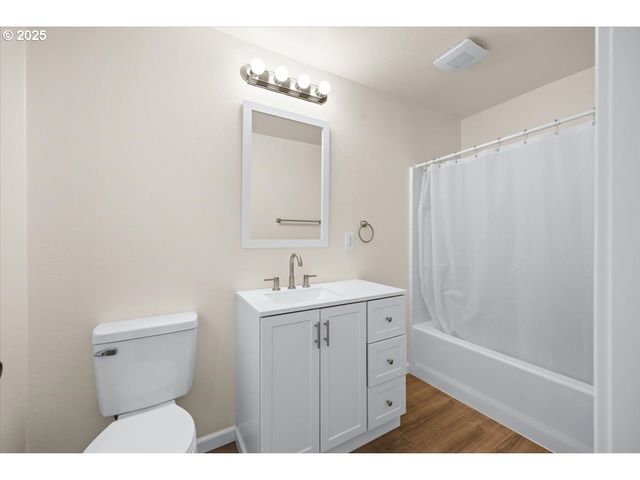 181 OAK HOLLOW Ln, Riddle, OR 97469