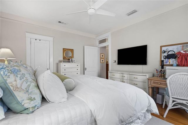 1954 Old Government Street, Mobile, AL 36606