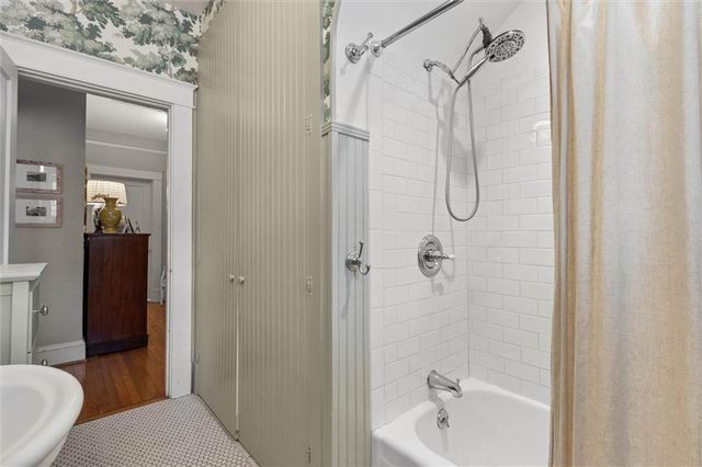 1954 Old Government Street, Mobile, AL 36606