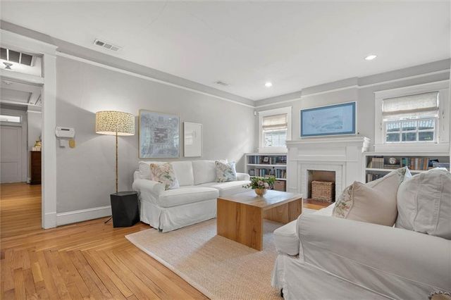 1954 Old Government Street, Mobile, AL 36606