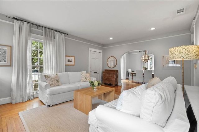 1954 Old Government Street, Mobile, AL 36606