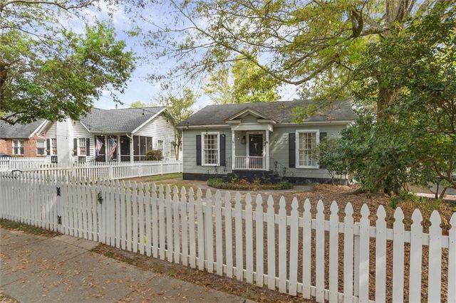 1954 Old Government Street, Mobile, AL 36606