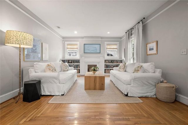 1954 Old Government Street, Mobile, AL 36606