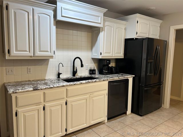 1204 Pinehurst Court, Fort Gibson, OK 74434