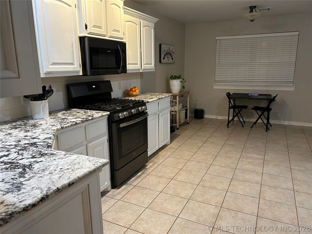 1204 Pinehurst Court, Fort Gibson, OK 74434