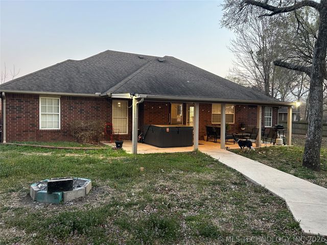 1204 Pinehurst Court, Fort Gibson, OK 74434