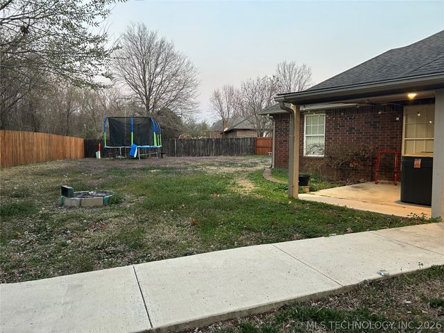 1204 Pinehurst Court, Fort Gibson, OK 74434