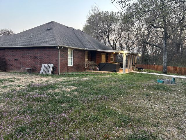 1204 Pinehurst Court, Fort Gibson, OK 74434